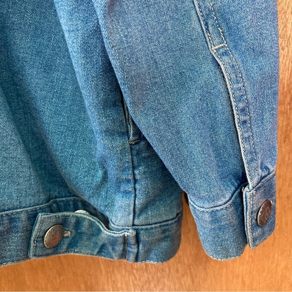 Quacker Factory Blue Jean Denim Jacket Rhinestone Hearts Detail (Size 1X) - Picture 4 of 12